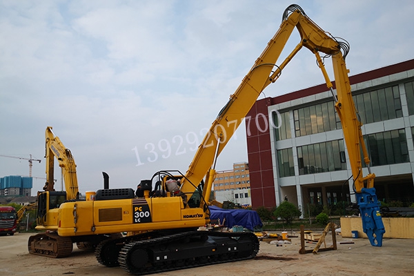 【挖掘機(jī)拆樓臂】什么是挖掘機(jī)拆樓臂？